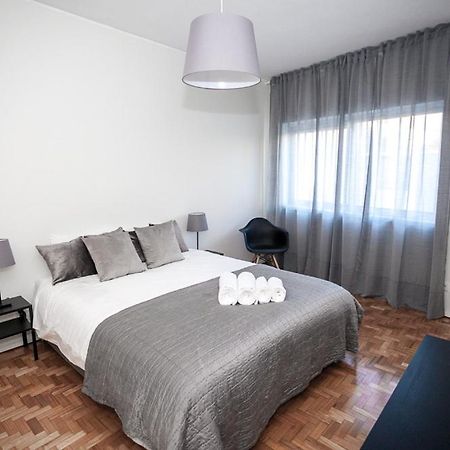 Downtown 3 Bedroom With Balcony - Quiet Street - Family Friendly - Groups OOporto Extérieur photo