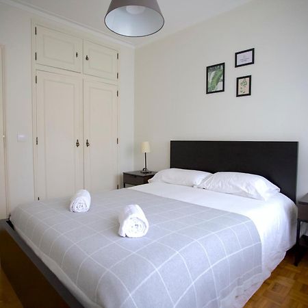 Downtown 3 Bedroom With Balcony - Quiet Street - Family Friendly - Groups OOporto Extérieur photo