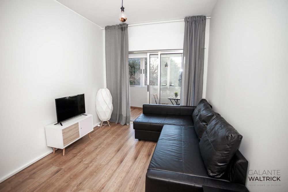 Downtown 3 Bedroom With Balcony - Quiet Street - Family Friendly - Groups OOporto Extérieur photo