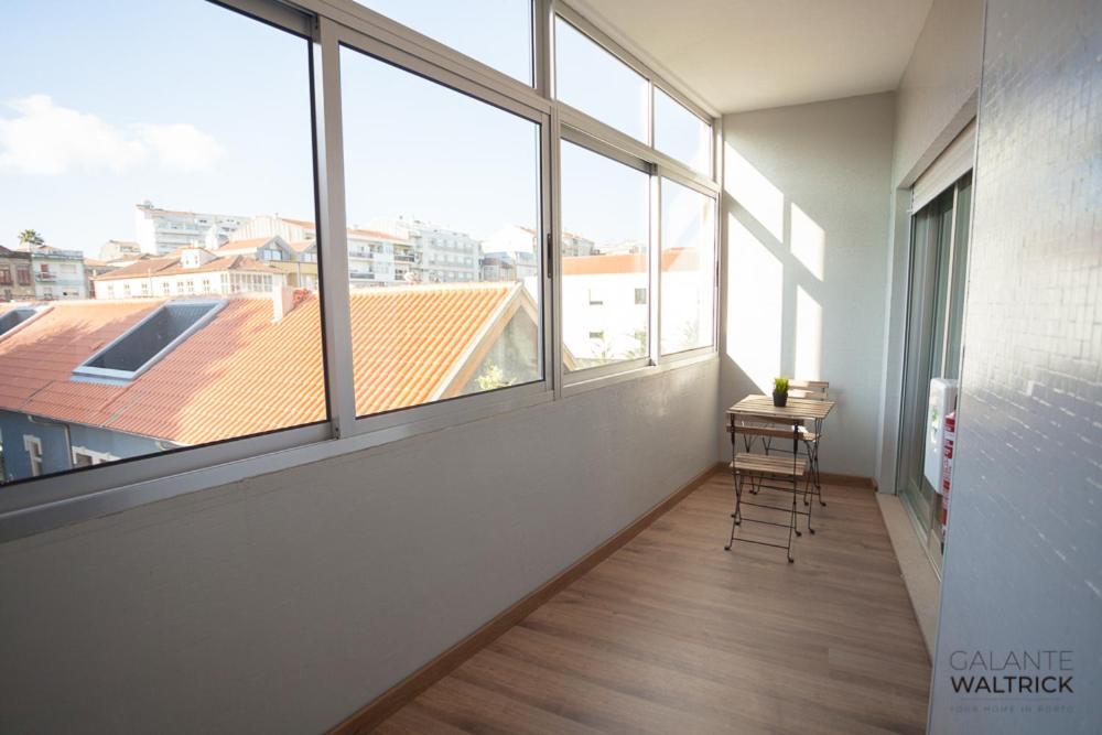 Downtown 3 Bedroom With Balcony - Quiet Street - Family Friendly - Groups OOporto Extérieur photo