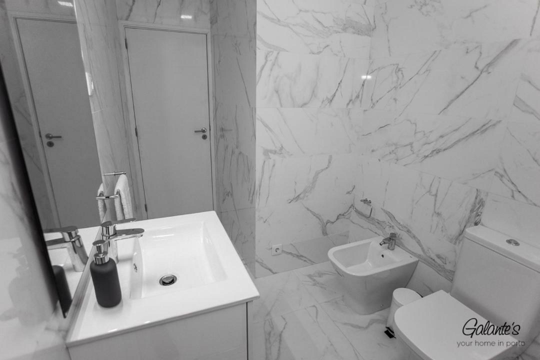 Downtown 3 Bedroom With Balcony - Quiet Street - Family Friendly - Groups OOporto Extérieur photo