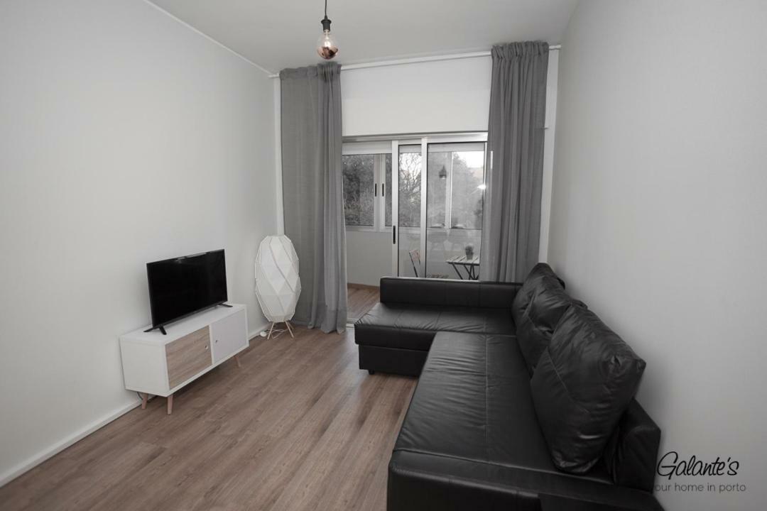Downtown 3 Bedroom With Balcony - Quiet Street - Family Friendly - Groups OOporto Extérieur photo