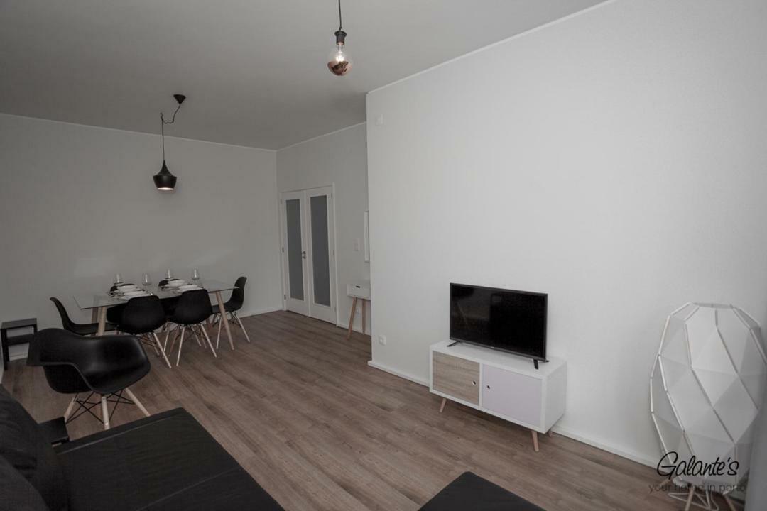 Downtown 3 Bedroom With Balcony - Quiet Street - Family Friendly - Groups OOporto Extérieur photo